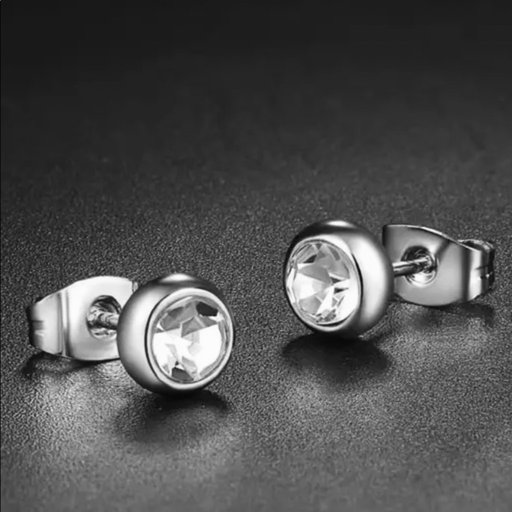 * Hypoallergenic Stainless Steel Bezel Set Crystal Earrings NEW